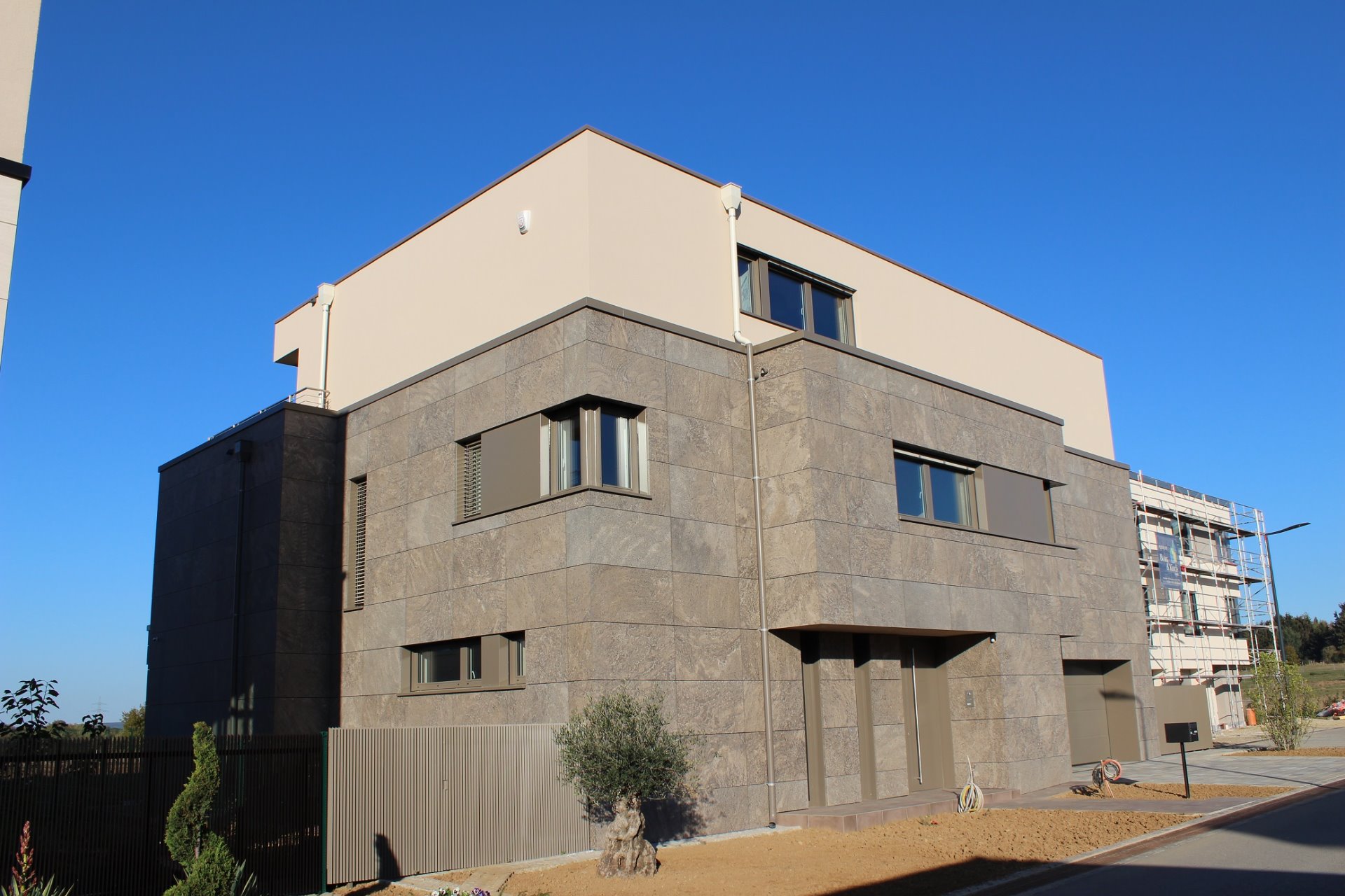 Bild zeigt Résidence chaussée blanche in L-Strassen