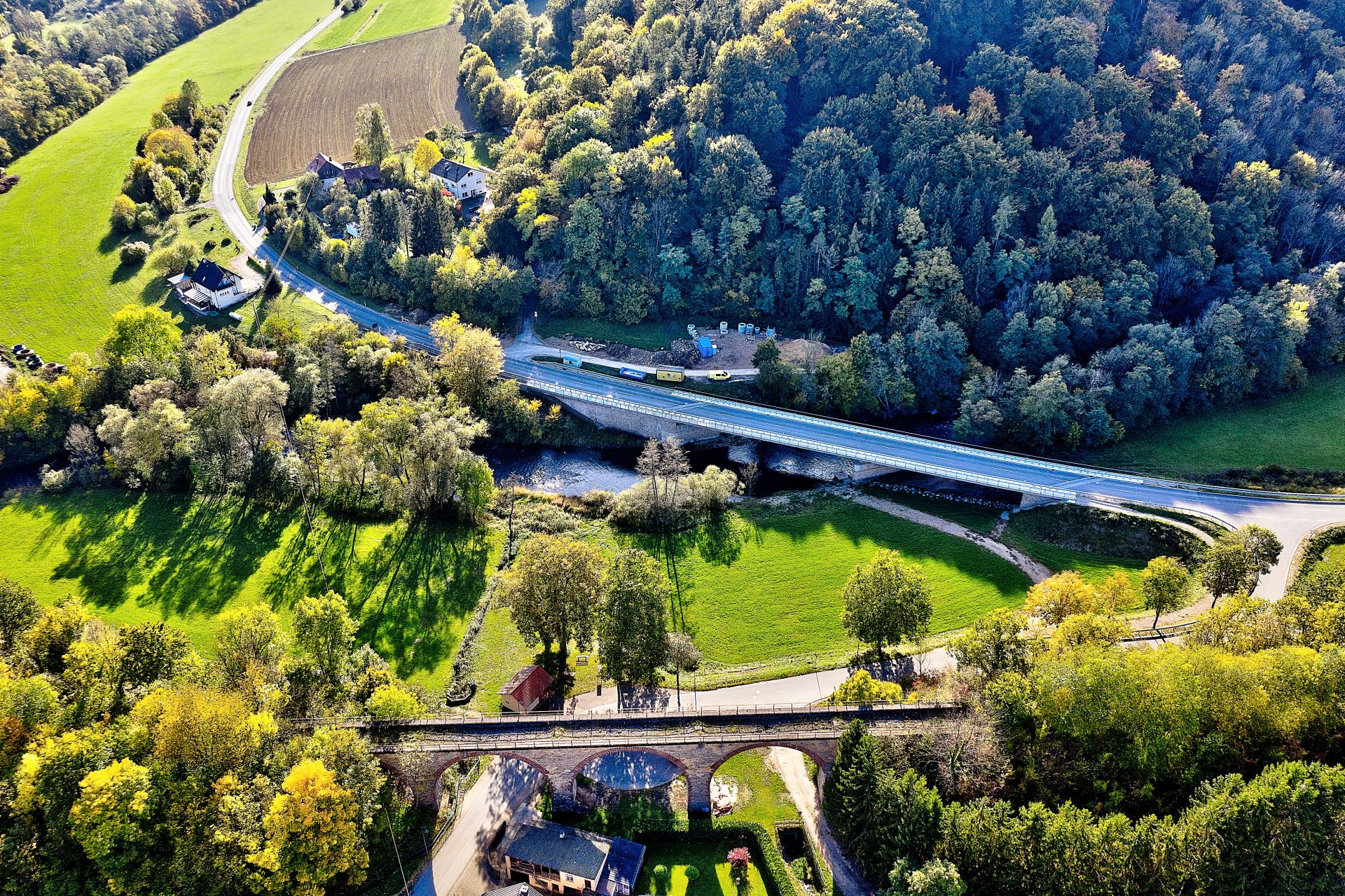 Bild zeigt Brücke über die Prüm im Zuge der L 4 in D-Menningen