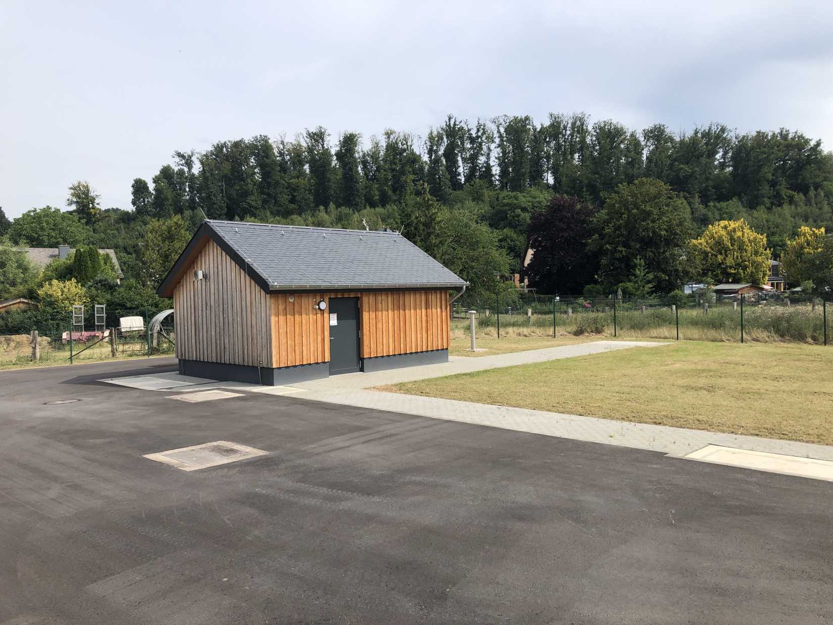 Bild zeigt Bassin d'orage avec station de pompage in L-Bissen