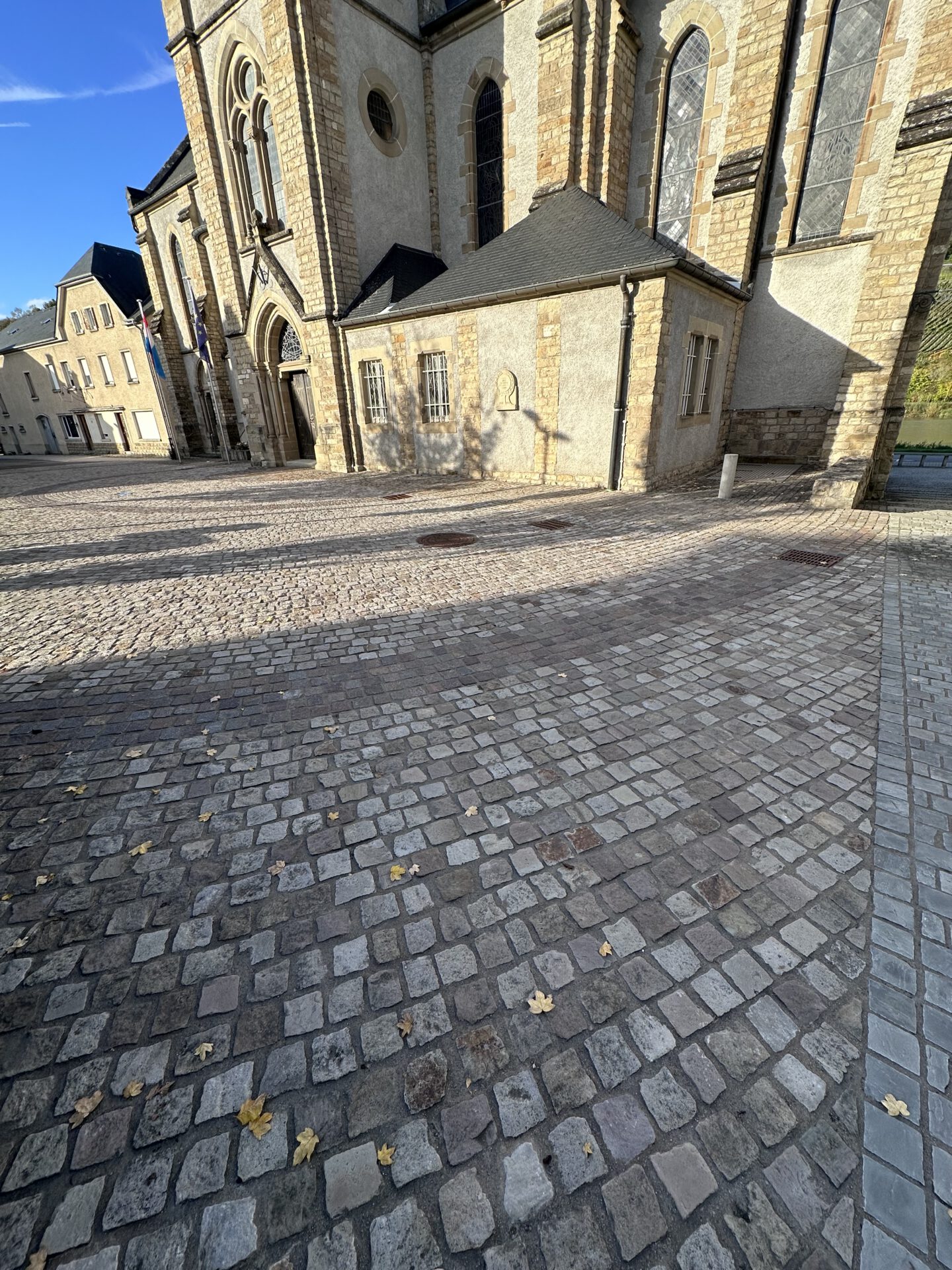 Bild zeigt RUE DU FAUBOURG ET DE L’ÉGLISE in L-Machtum