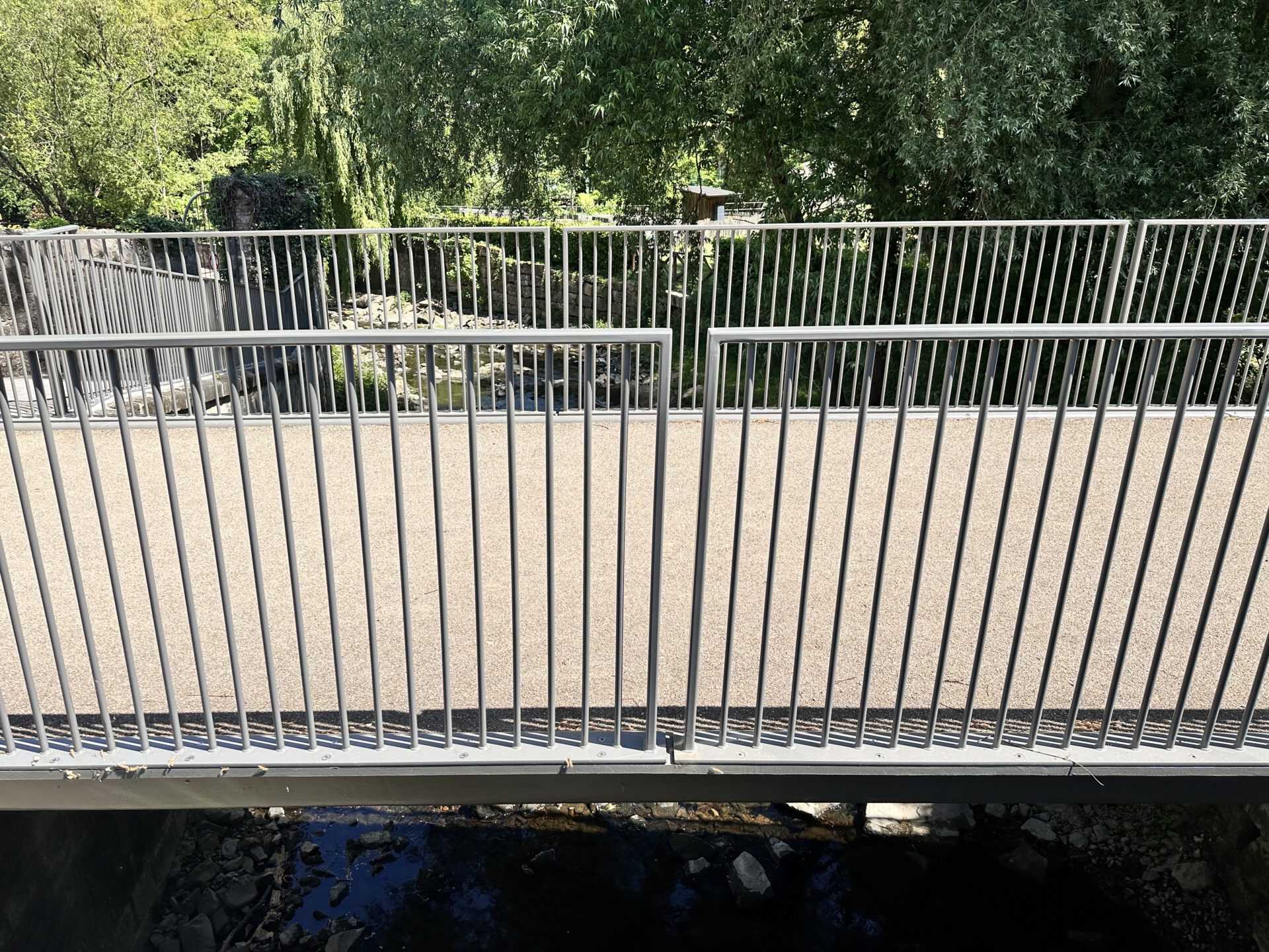 Bild zeigt PASSERELLE SUR LA PÉTRUSSE RUE ST. ULRIC in L-Luxembourg-Grund